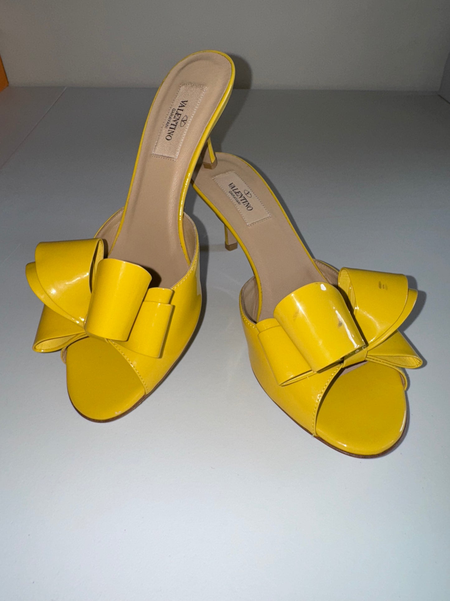 Valentino Garavani Bow Peep Toe Mule 37.5/7.5W