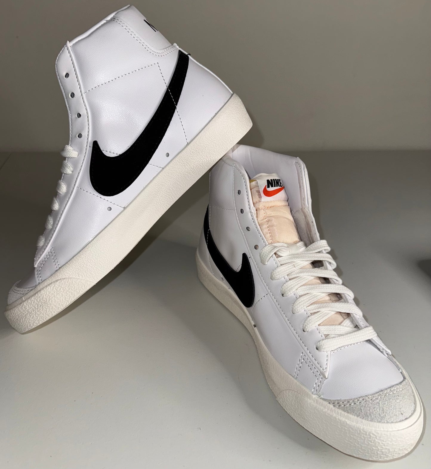 Women’s Blazer Mid ‘77