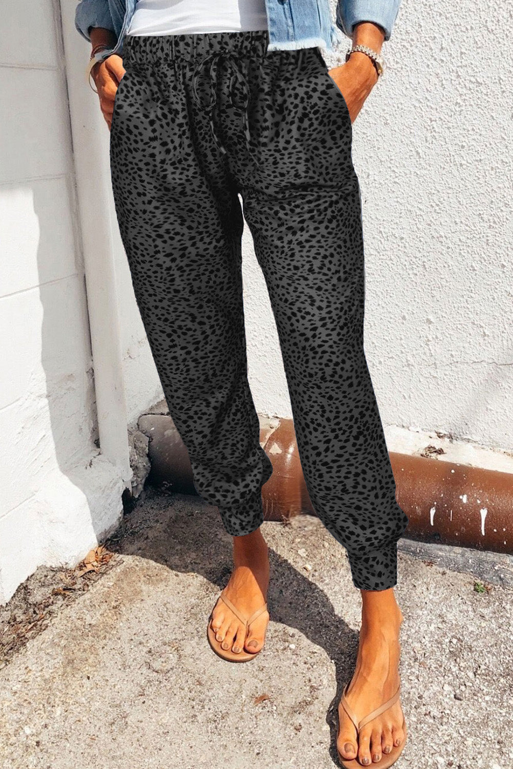 Joggers con estampado de leopardo